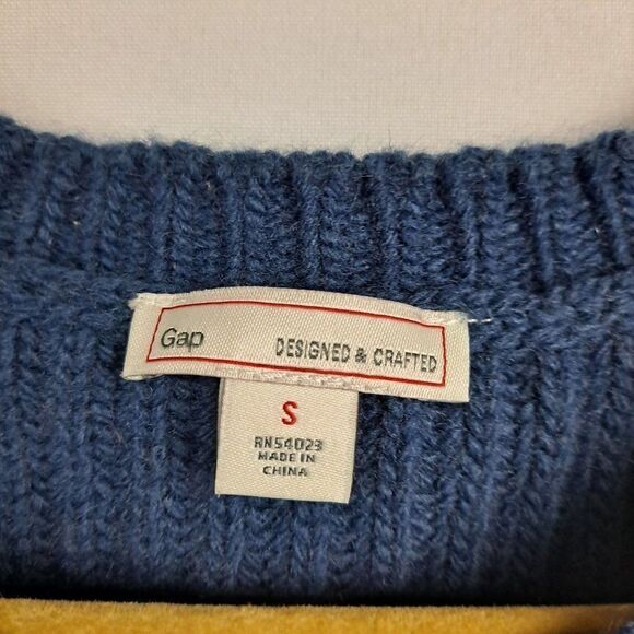 Gap Ladies Boyfriend  Sweater NWOT - Picture 3 of 11